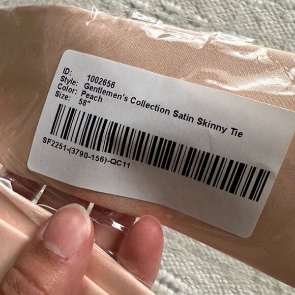 NWT Azazie Peach Tie & Pocket Square Set of 4 each - Picture 2 of 3